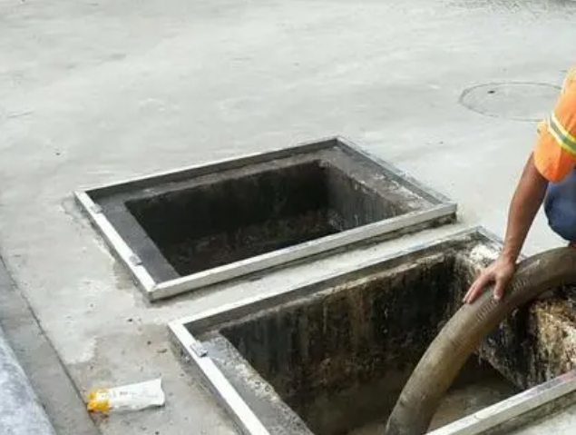 白沙化粪池清理